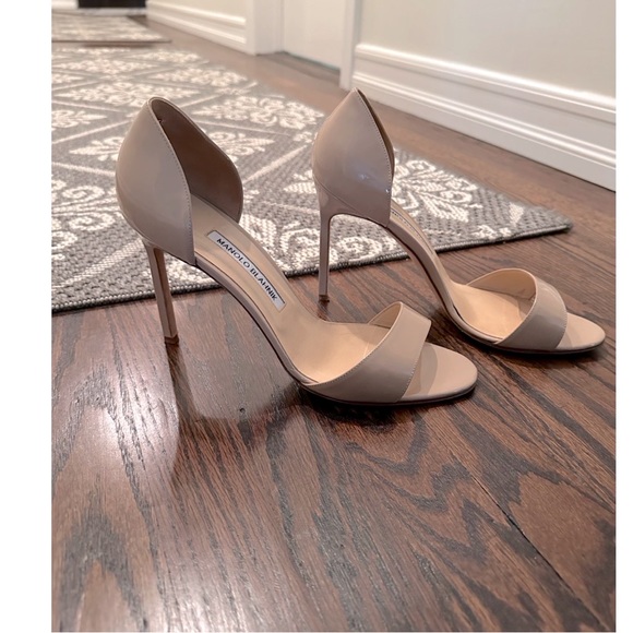 COPY - Manolo Blahnik Patent Leather Heels - Picture 4 of 9